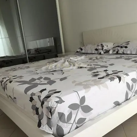 Apartment Sea Rooftop Golem (Tirana)